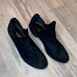 Kelsi Dagger Brooklyn Suede Pull-on Padded footbed Ankle Boots Size 7.5